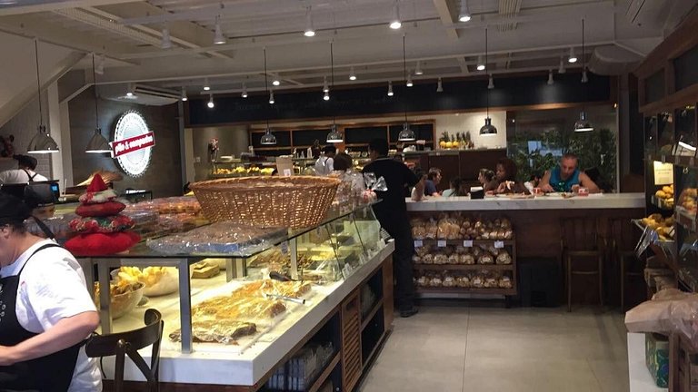 Copacabana: Beach View and Pet Friendly | 5 Guests