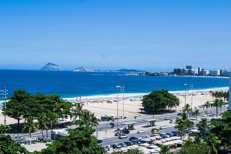 Apartment in Copacabana, sea view and subway