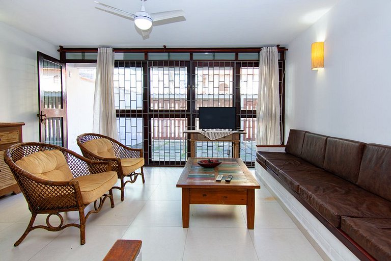 Casa em Cabo Frio: Ampla e Aconchegante para 8!