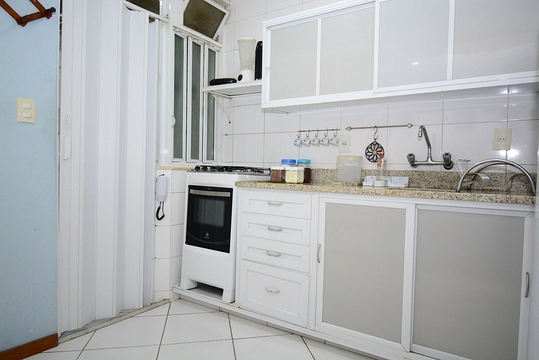 Copacabana: Beach View and Pet Friendly | 5 Guests