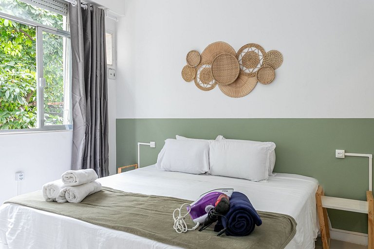 Must Leblon - Pack: 4 Guests, Beach + 1 Ticket