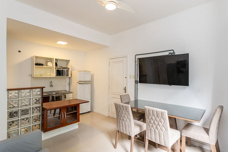 Must Leblon - Pack: 4 Guests, Beach + 1 Ticket