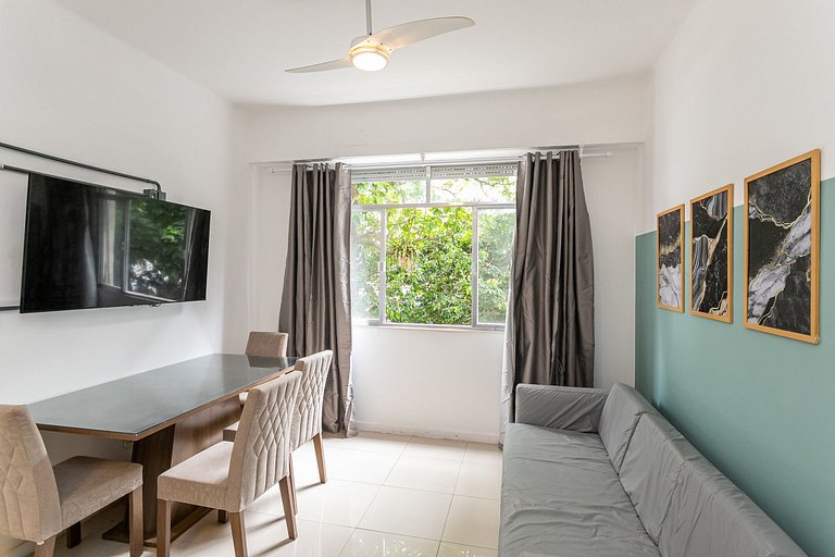 Must Leblon - Pack: 4 Guests, Beach + 1 Ticket