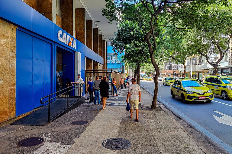 Copacabana, conforto e praia para até 5 pessoas
