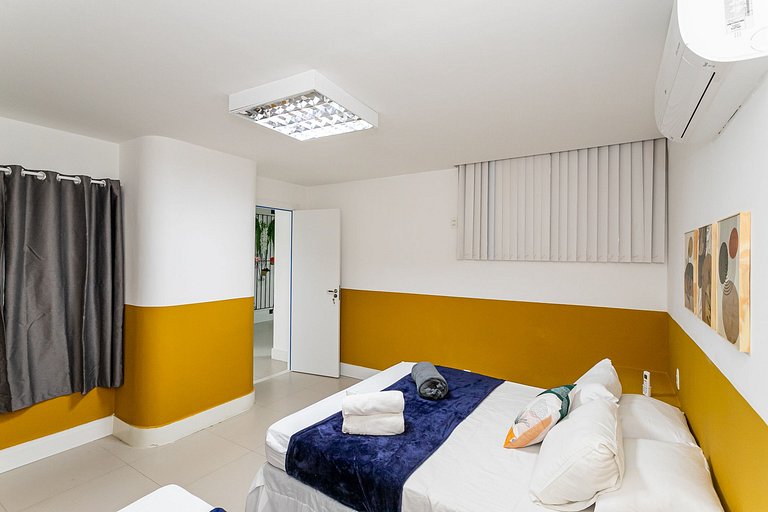 Copacabana, comfort and beachside for 5