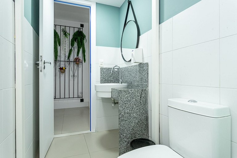 Copacabana, comfort and beachside for 5