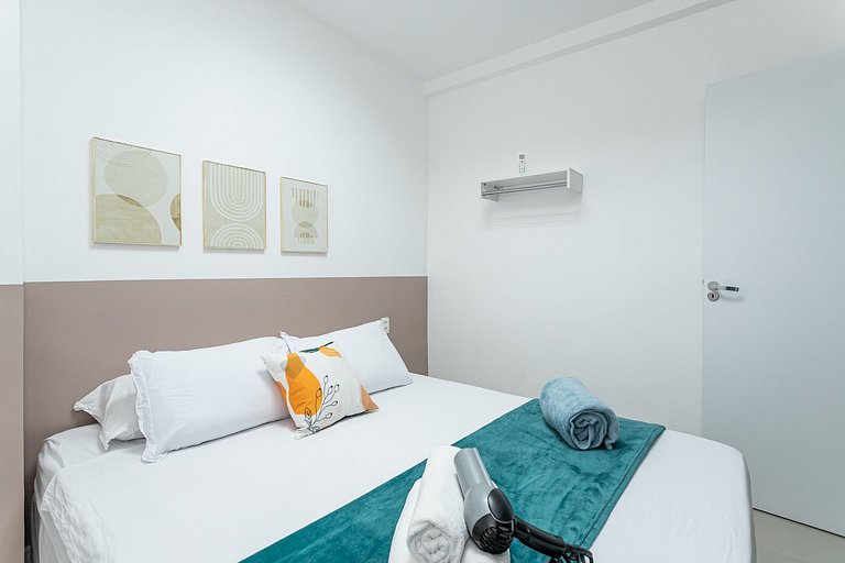 Copacabana, comfort and beachside for 5