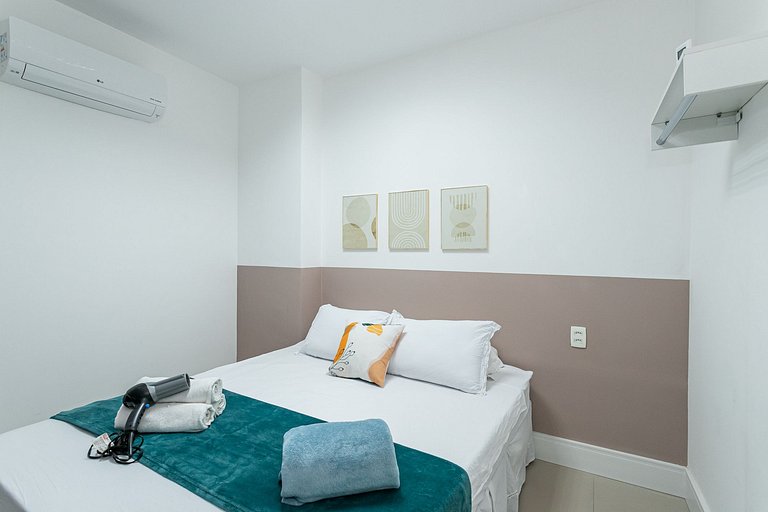 Copacabana, comfort and beachside for 5
