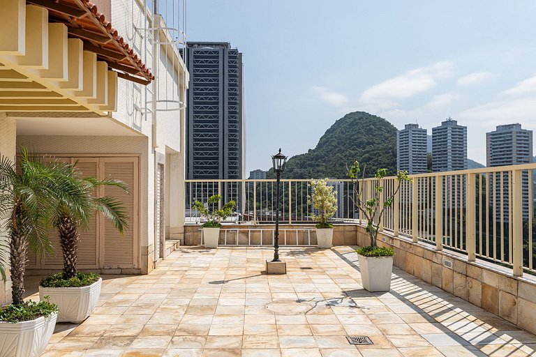 Seasonal Apt at Urca, Pool and Garage