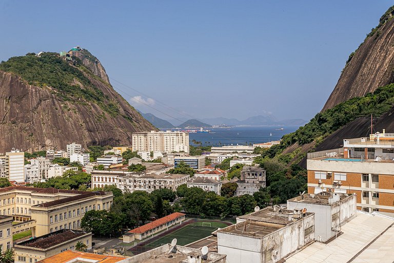 Seasonal Apt at Urca, Pool and Garage