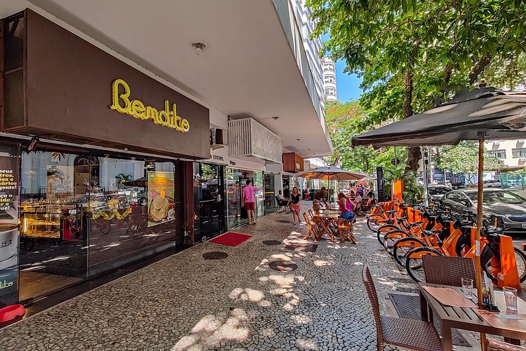 Luxury 2-bedroom apartment on Barata Ribeiro St
