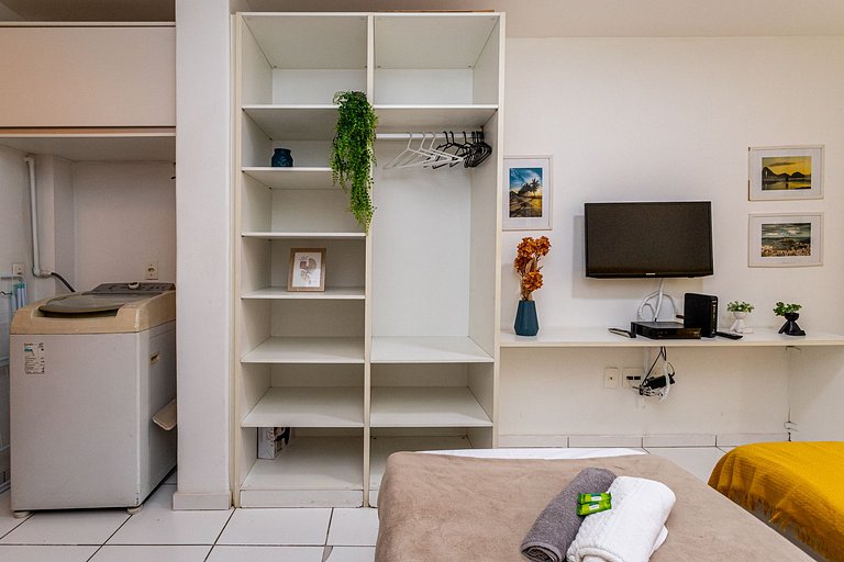 Copacabana: Pet-Friendly, Beach, 3 Guests