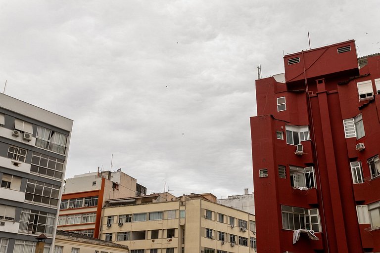 Copacabana: Pet-Friendly, Close to Subway