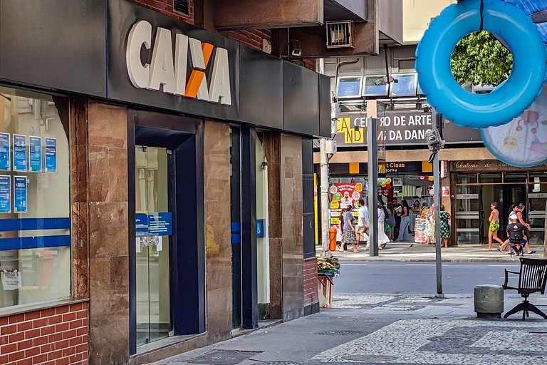 Copacabana: Pet-Friendly, Close to Subway