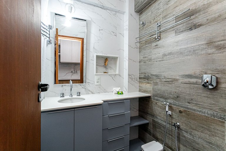 Copacabana: Redeemer View and Comfort for 3