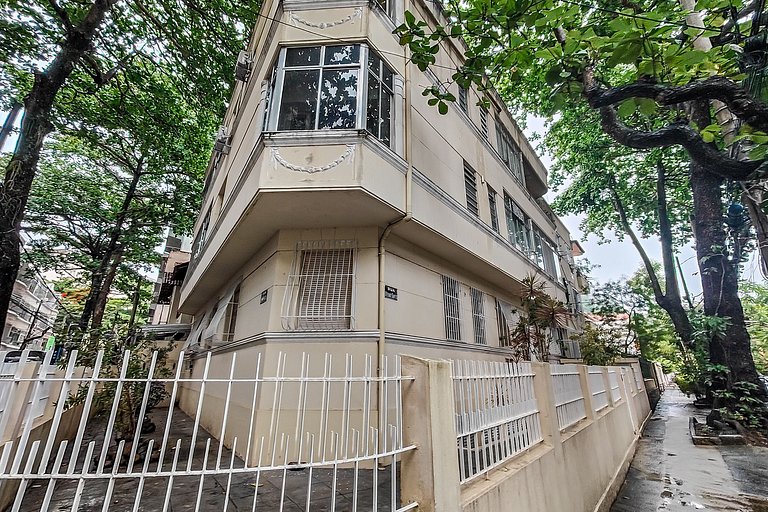 Urca: Perto do Pão de Açúcar e Conforto para 4