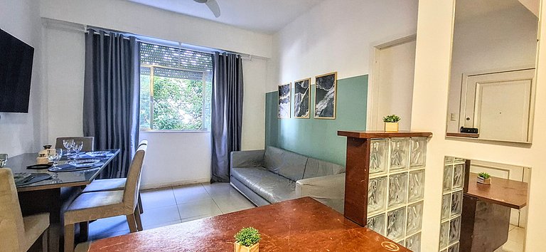 Must Leblon - Pack: 4 Guests, Beach + 1 Ticket