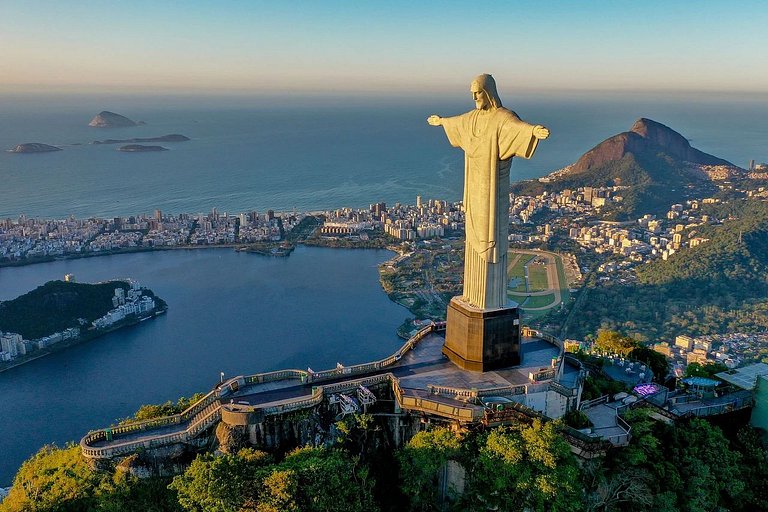 Copacabana: Redeemer View and Comfort for 3