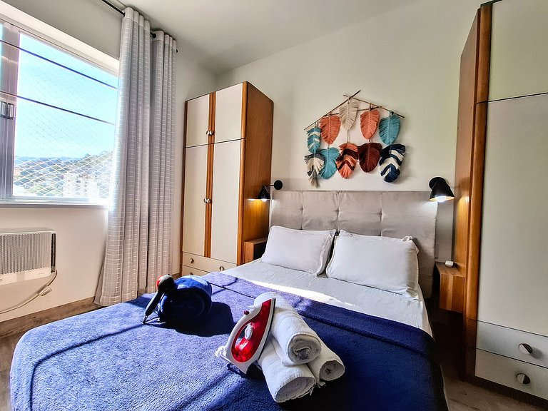 Copacabana: Cozy Stay Near Metro | Sleeps 4