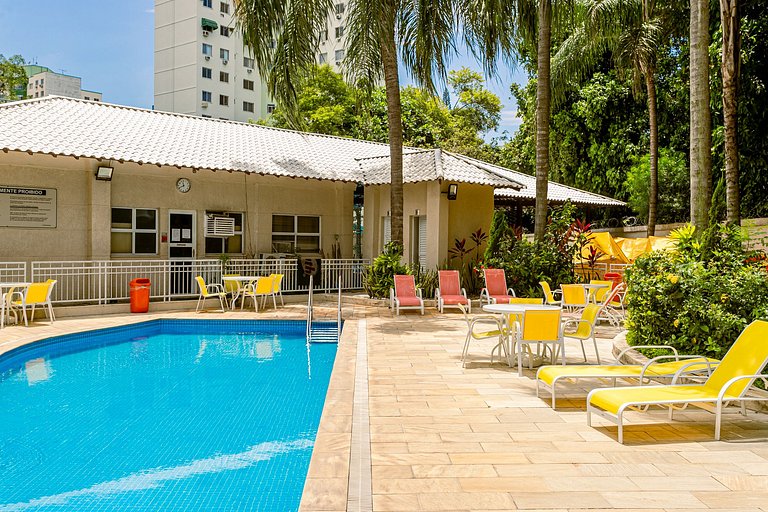 Riocentro Max: 4 guest, pool and comfort
