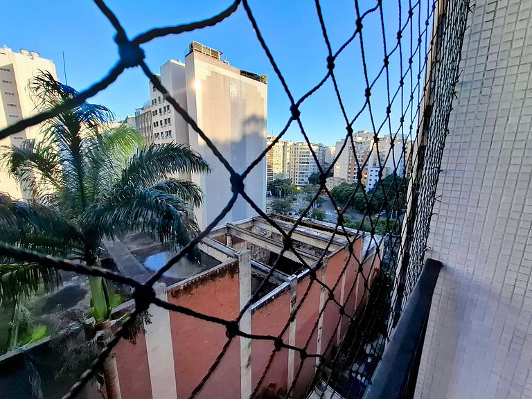Must Copacabana: 4 Hospedes, Praia + 1 Transfer