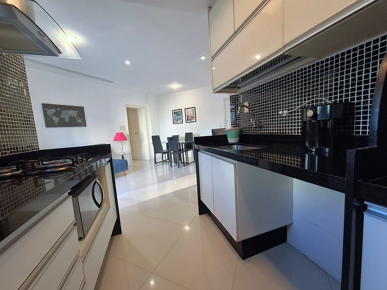 Must Copacabana: 4 Guests, Beach + 1 Transfer