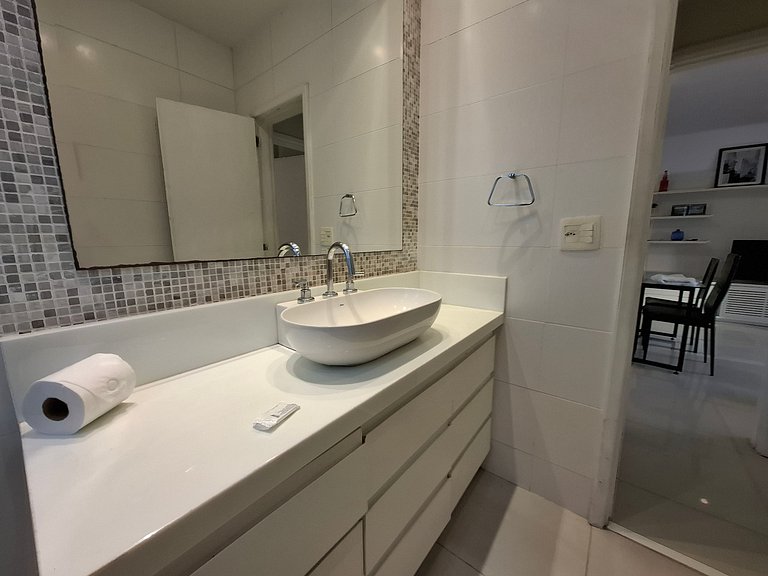 Must Copacabana: 4 Hospedes, Praia + 1 Transfer
