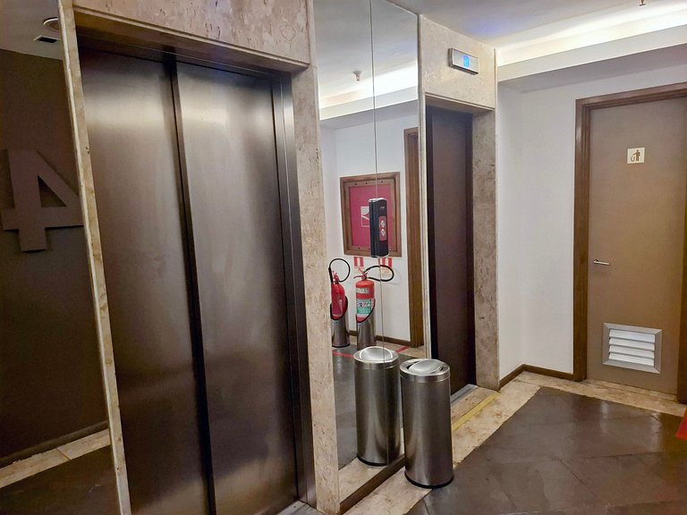 Must Copacabana: 4 Guests, Beach + 1 Transfer