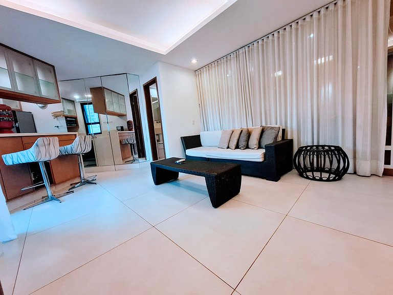 Copacabana Buzz! 4 Guests, Beach + 1 Transfer