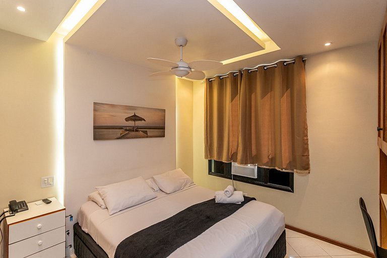 Humm Copacabana! 2 Guests, Beach + 1 Transfer