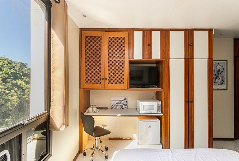 Humm Copacabana! 2 Guests, Beach + 1 Transfer