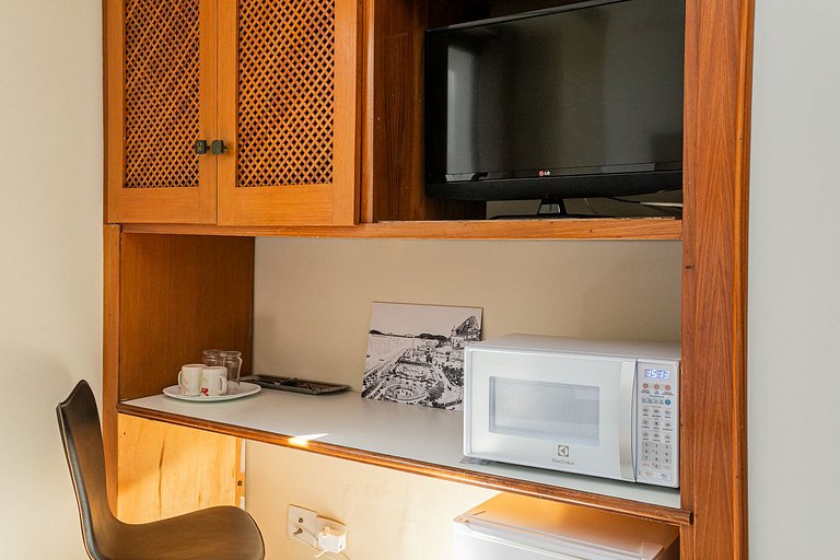 Humm Copacabana! 2 Guests, Beach + 1 Transfer