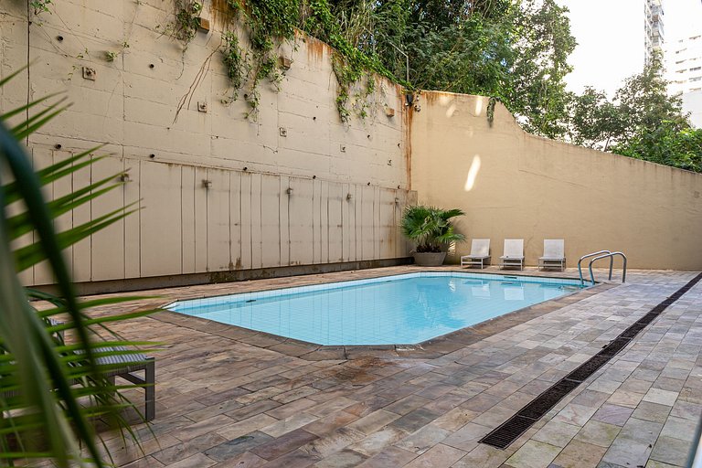 Humm Copacabana! 2 Guests, Beach + 1 Transfer