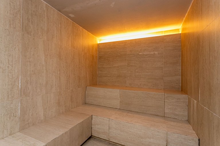 Humm Copacabana! 2 Guests, Beach + 1 Transfer