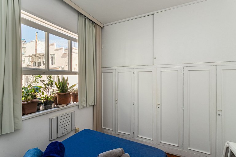 Classic Copacabana! Beach and Comfort