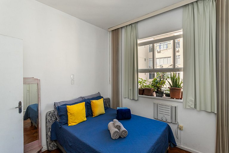 Classic Copacabana! Beach and Comfort