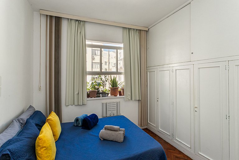 Classic Copacabana! Beach and Comfort