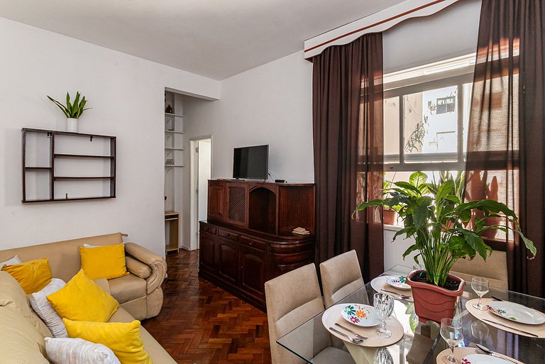 Classic Copacabana! Beach and Comfort
