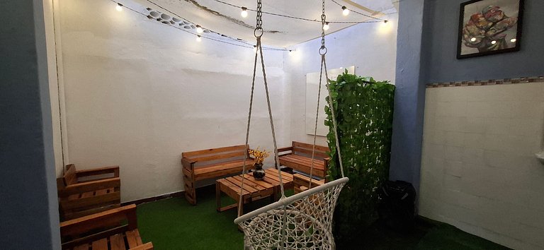 Hostel em Ipanema - Praia, Amigos e Música!