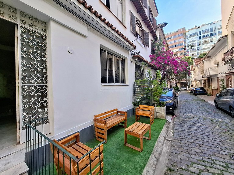 Hostel em Ipanema - Praia, Amigos e Música!