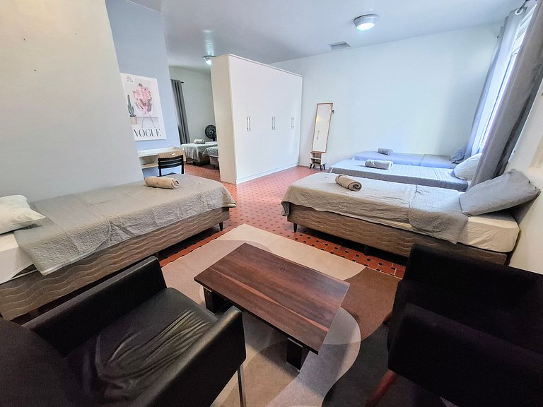 Hostel em Ipanema - Quarto Privativo, 4 Hóspedes!