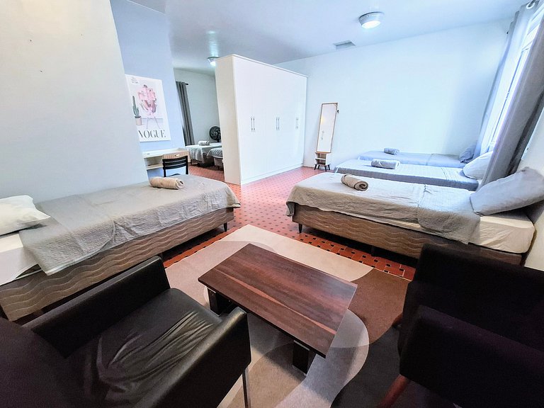 Hostel em Ipanema - Praia, Amigos e Música!