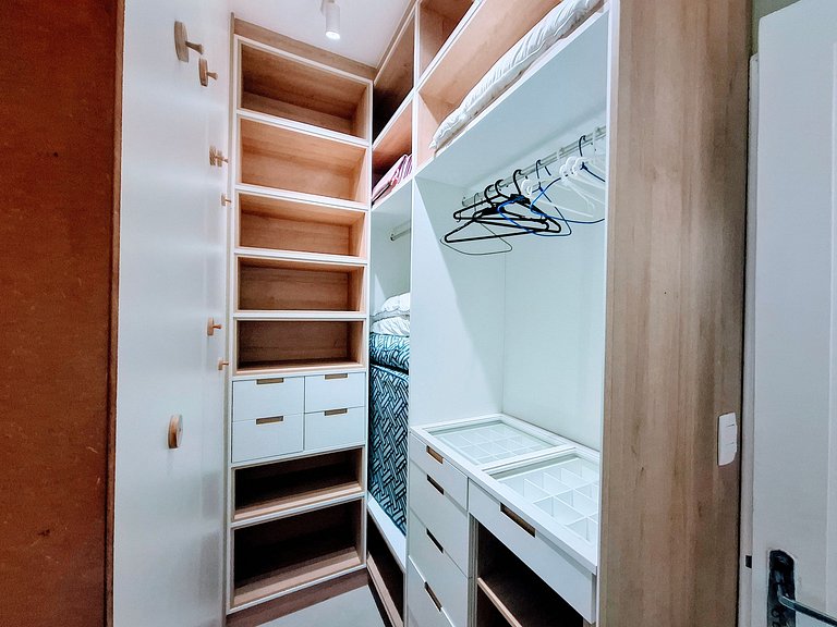 Design, Aconchego e 4 hospedes no Leblon