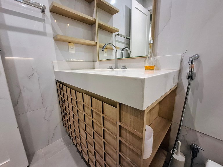 Design, Aconchego e 4 hospedes no Leblon