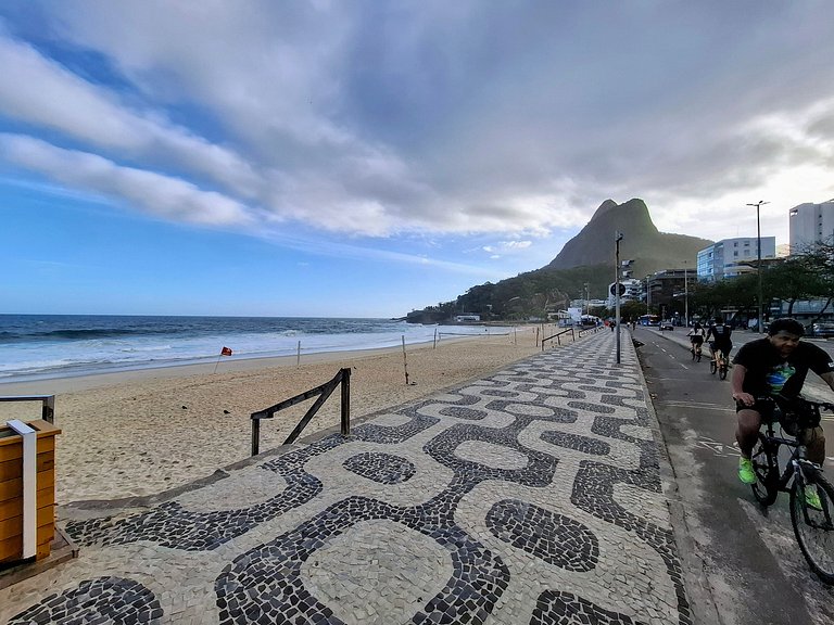 Design, Aconchego e 4 hospedes no Leblon