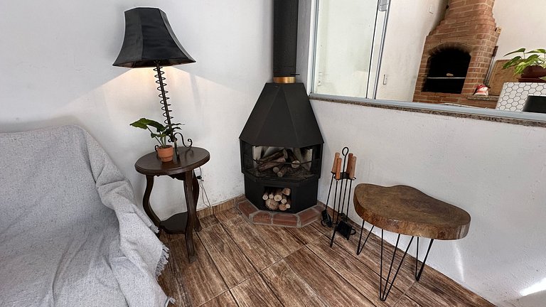 Mountain House - Life and Privacy, 4 guests.