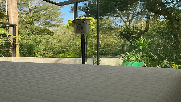 Mountain House - Life and Privacy, 4 guests.
