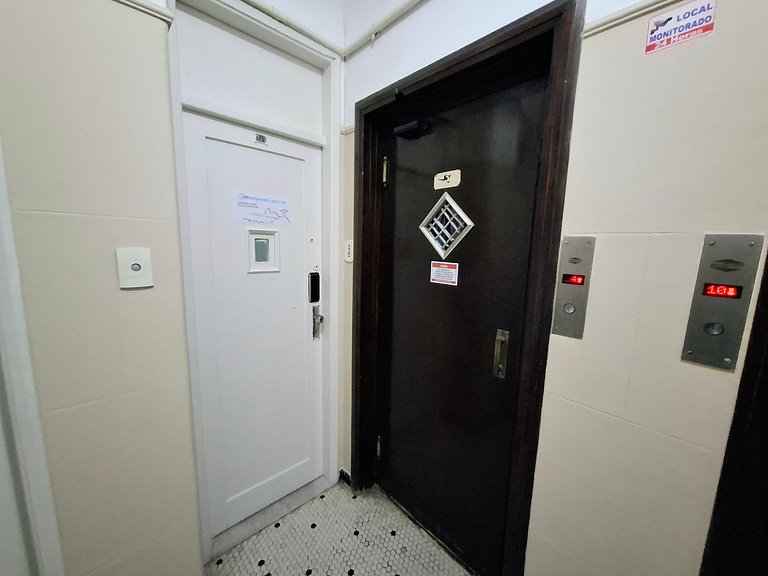 Copacabana Must - 3 guests, beach and comfort!