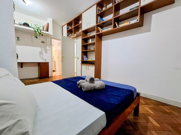 Copacabana: Conforto, Praia e Tranquilidade para 5