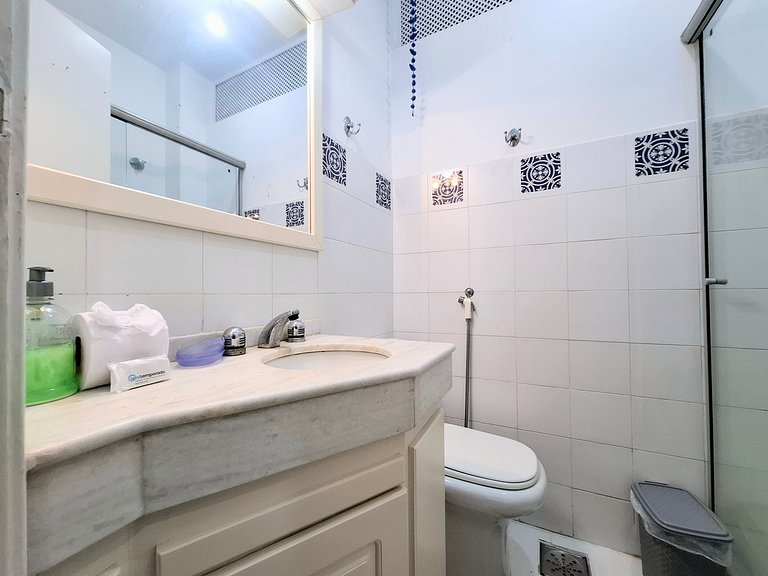 Copacabana: Conforto, Praia e Tranquilidade para 5